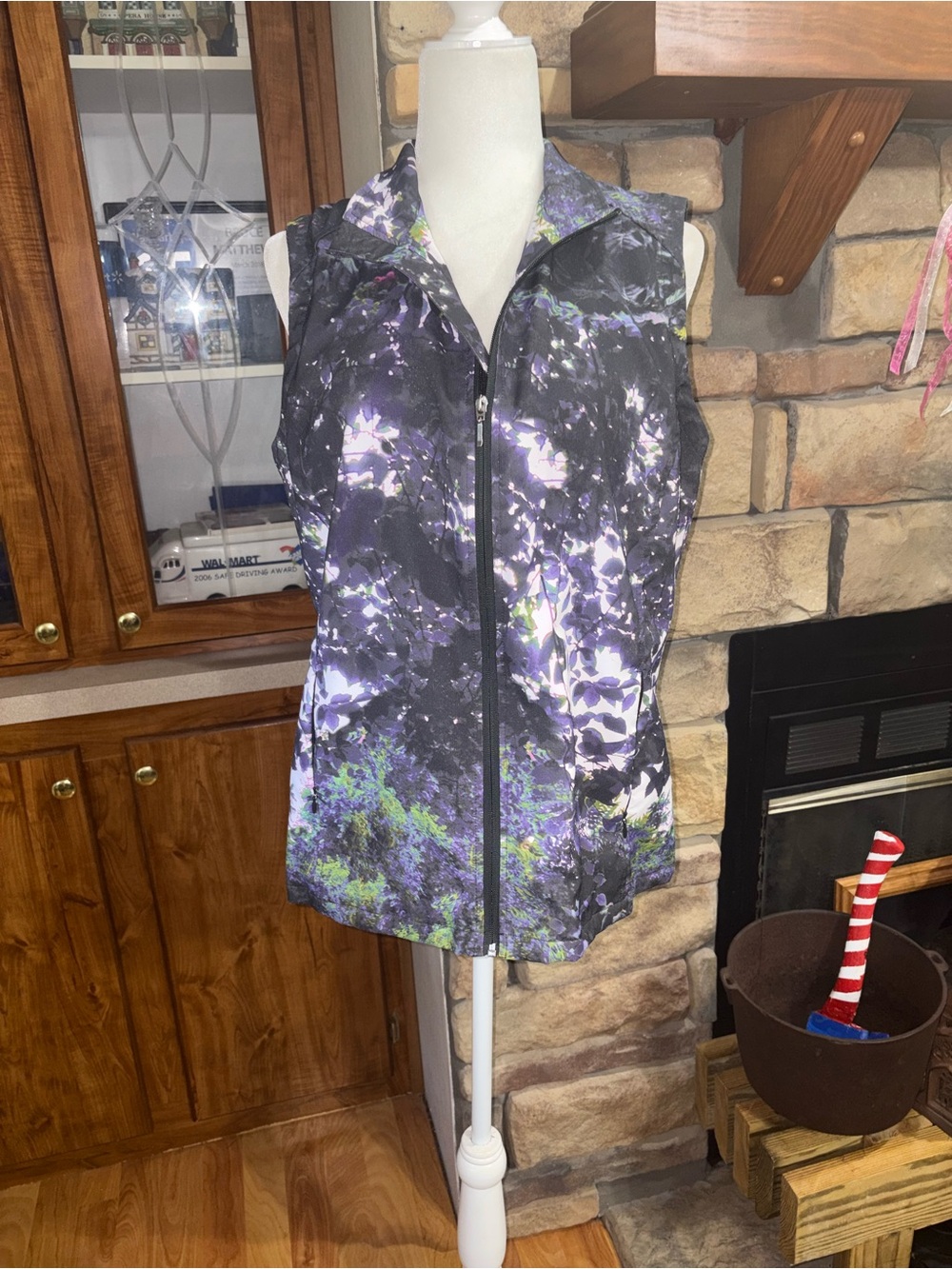 Lady Hagen size large sleeveless multicolored purple zip front vest EUC
